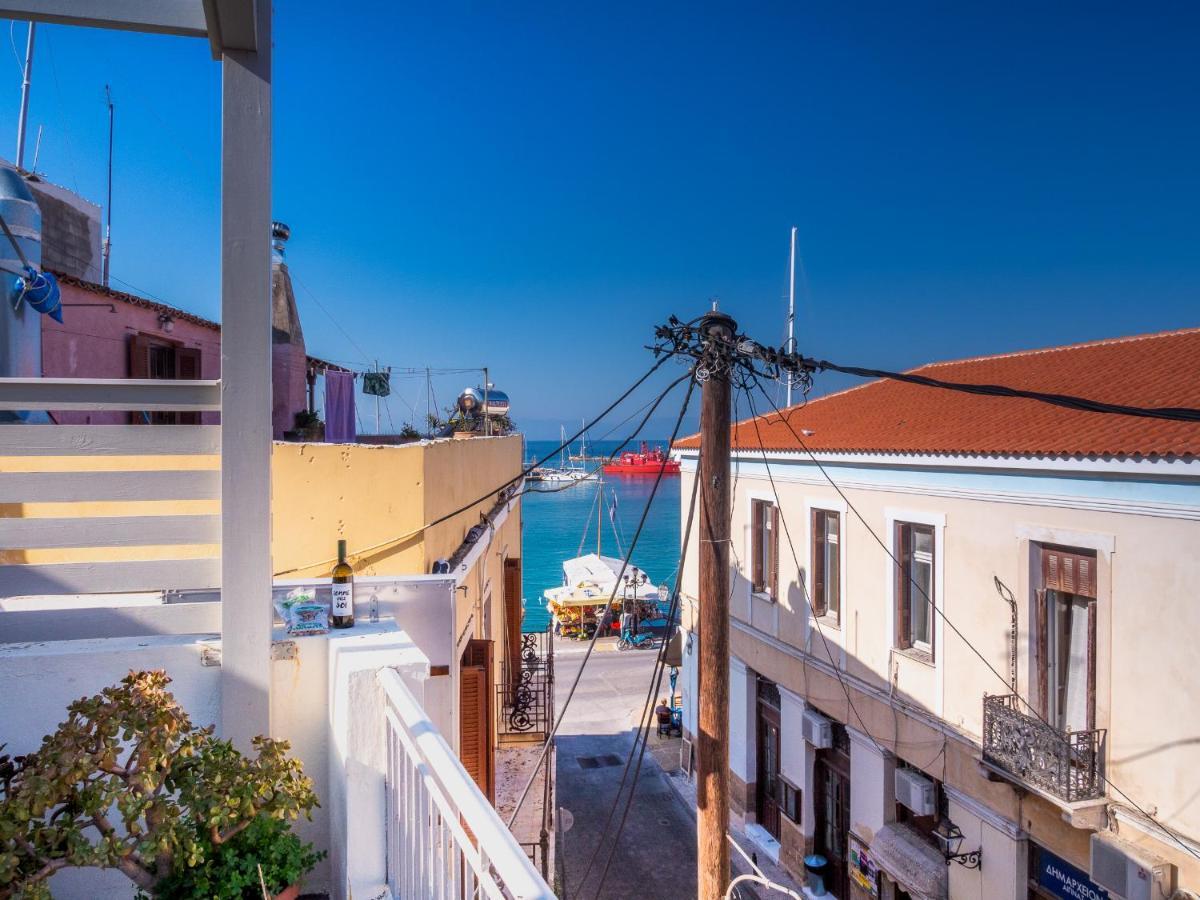 Appartamento The Roof - Flat Sea View In Aegina Town Esterno foto